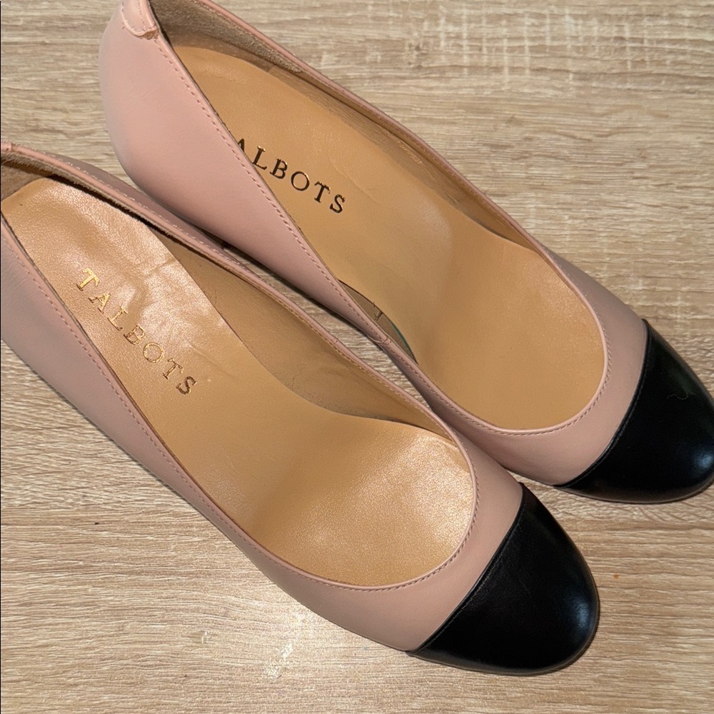 Talbots heels pumps 7 beige and Black cap toe leather NEW